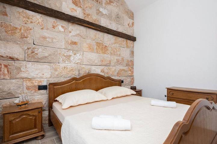 Awesome home in Cista Provo in Cista Provo, Makarska Riviera