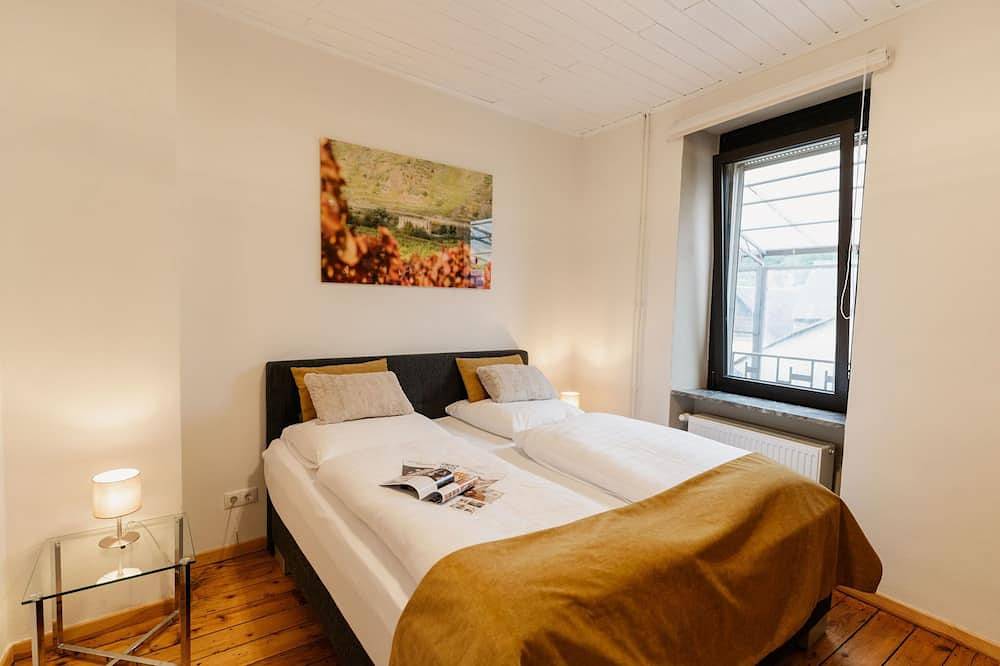 Ganze Wohnung, Gemütliches Winzerhaus mit großer Terrasse und Blick auf die Dächer von Ediger in Ediger-Eller, Cochem-Zell