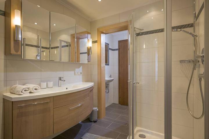 Bauernhaus für 4 Personen, mit Garten und Terrasse sowie Seeblick, mit Haustier in Tirol - 3