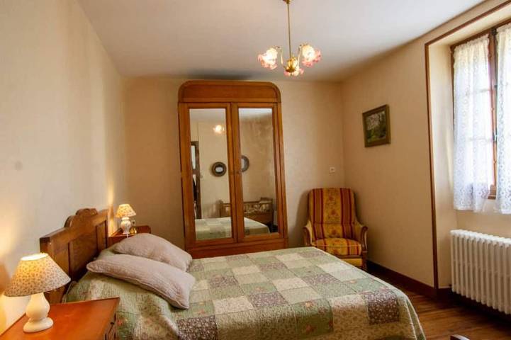 Gîte pour 5 personnes, avec jardin à Thiviers - 4