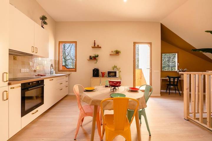 Location de vacances pour 4 personnes, avec balcon dans Chevaline
