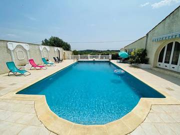 Gîte pour 6 personnes, avec terrasse et piscine à Puissalicon