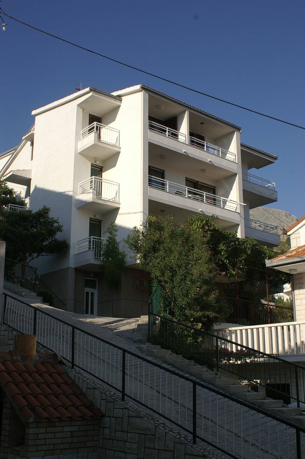 Ganze Wohnung, Studio Appartement mit Balkon und Meerblick Duce, Omis As-945-b in Dugi Rat, Omis-Riviera