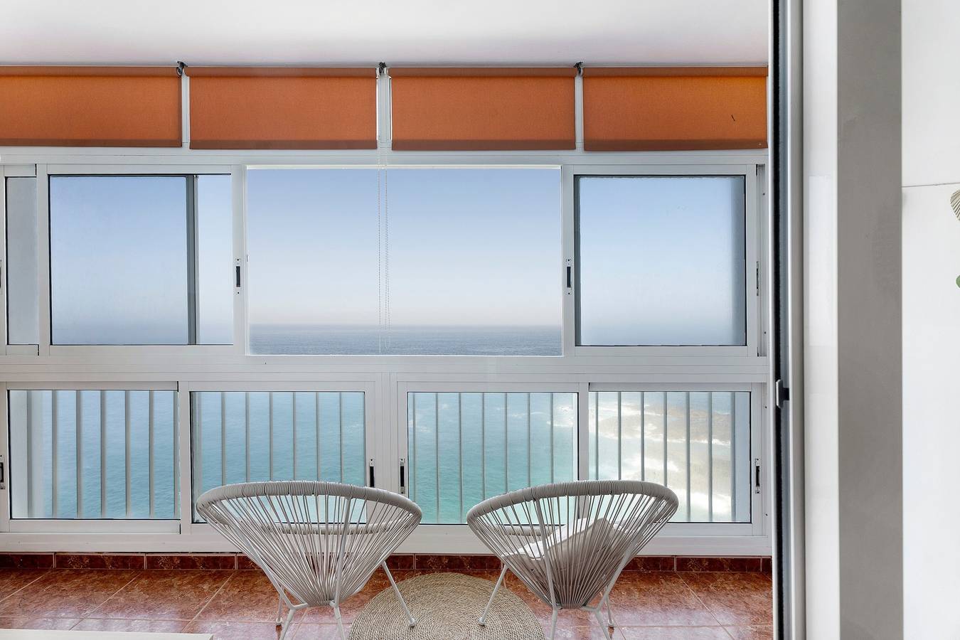 Entire apartment, Vacation Apartment 'Apartamento Luna' with Sea View, Private Terrace and Wi-Fi in Mesa del Mar, Tacoronte