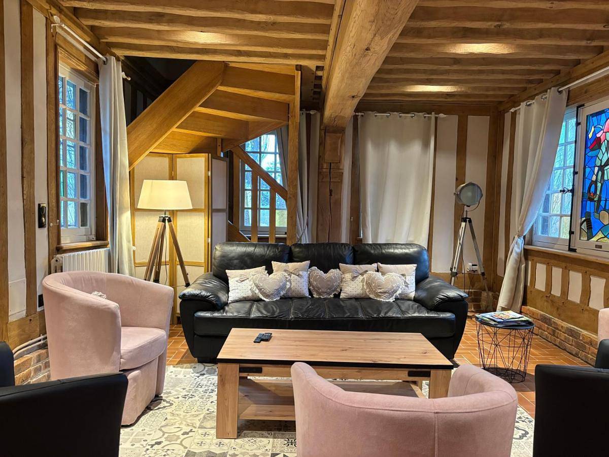 Four-Bedroom House in Port-en-Bessin-Huppain, Région de Bayeux
