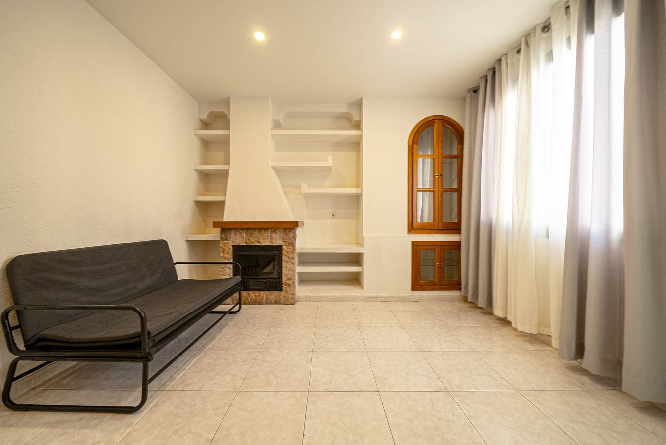 Entire apartment, Holiday apartment for 6 people in El Barrio, Alicante