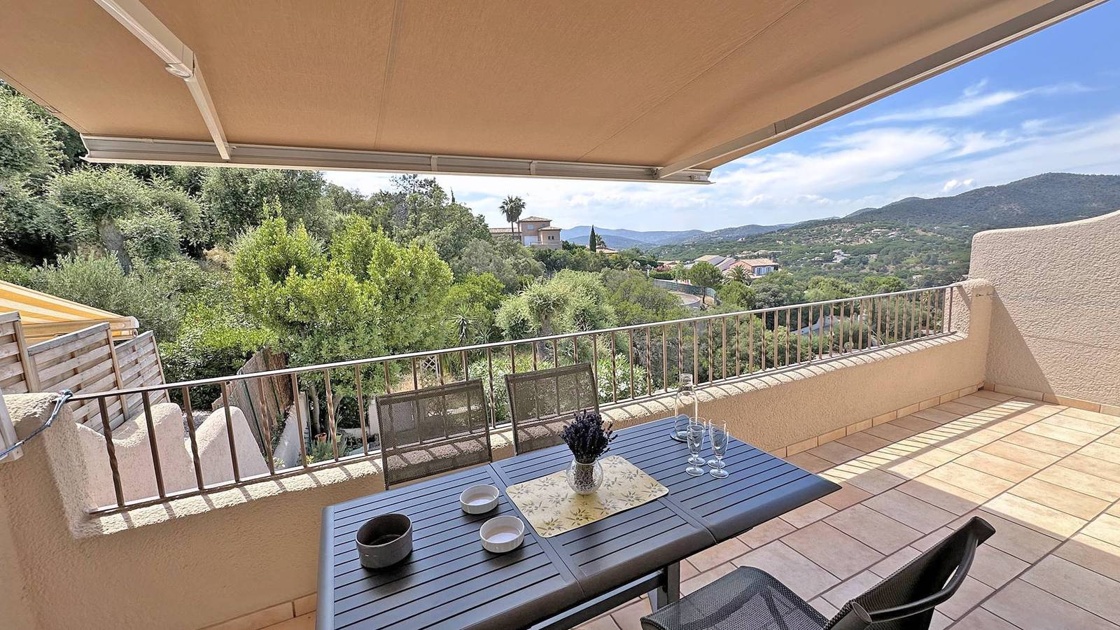 Entire holiday apartment, Apartment for 4 people – Air conditioning – Swimming pool and tennis residence – Wifi - Sainte Maxime – Rated 3* in Sainte-Maxime, Mediterranean Coast (France)