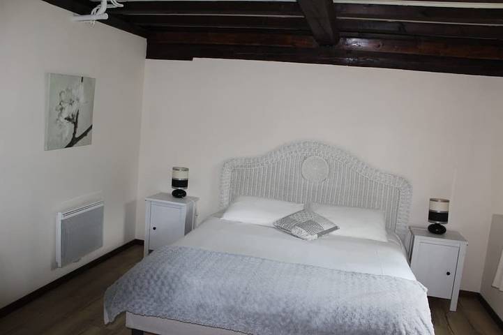 Gîte pour 9 personnes, avec balcon et jacuzzi ainsi que piscine et jardin à Guerquesalles - 2