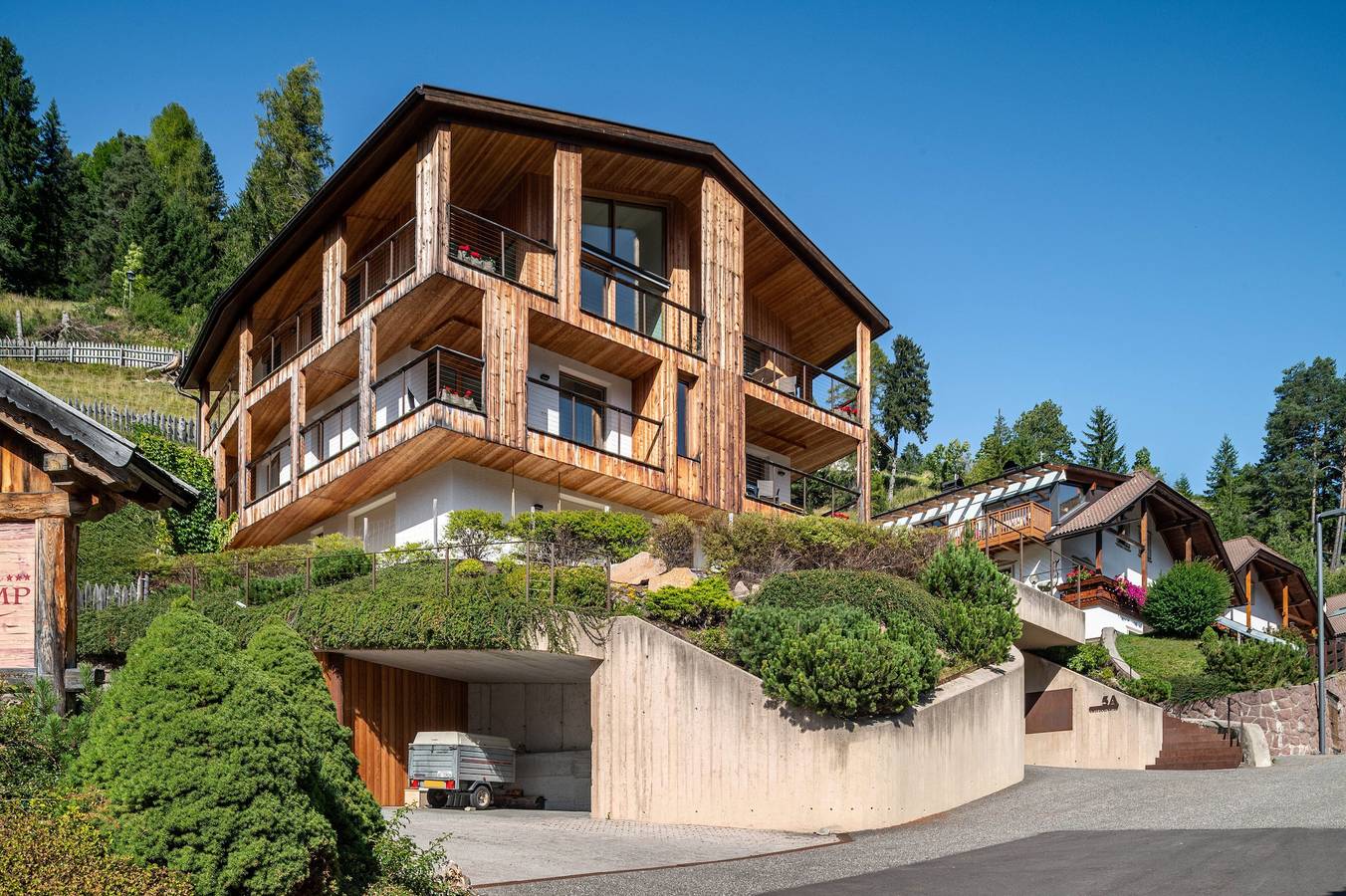 Entire apartment, Vista Dolomites apartment 'Energy' with Mountain View, Private Garden and Wi-Fi in Santa Cristina Gherdëina, Dolomiti Superski