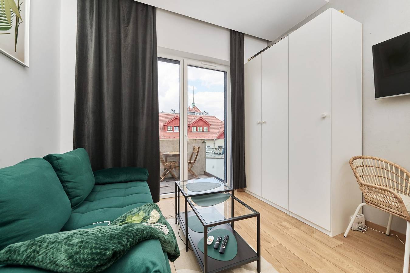 Ganzes Studio, Na Grobli 36 | Functional Studio | Desk in Breslau, Niederschlesien
