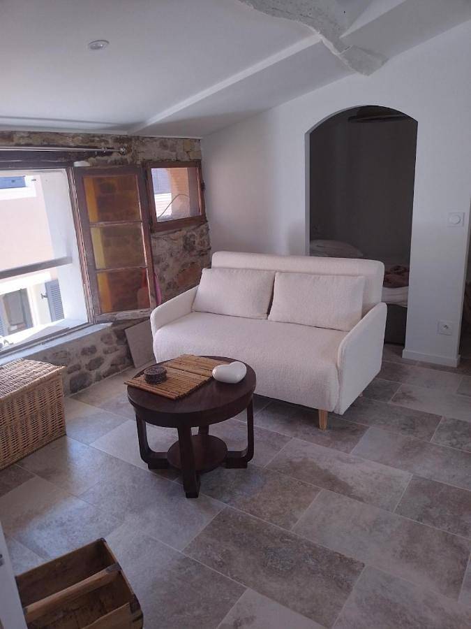 Appartement entier, Appartement lumineux in Le Beausset, Côte méditerranéenne (France)
