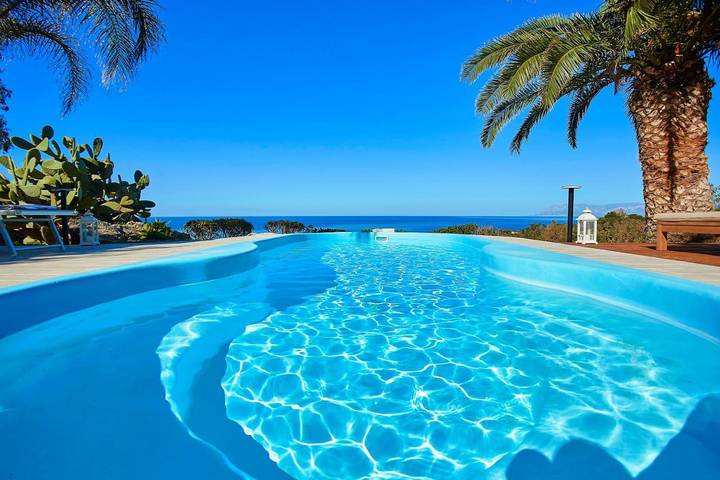 Villa für 6 Personen, mit Whirlpool und Garten sowie Pool in Scopello
