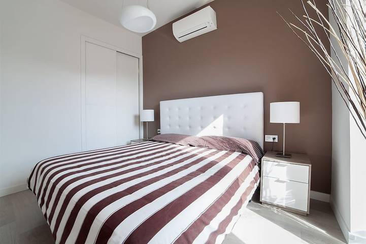 Ganze Wohnung, Schöne Ferienwohnung für 4 Personen im Zentrum in Strandnähe.  Wi-Fi und Ac. in Zurriola (San Sebastian), San Sebastian