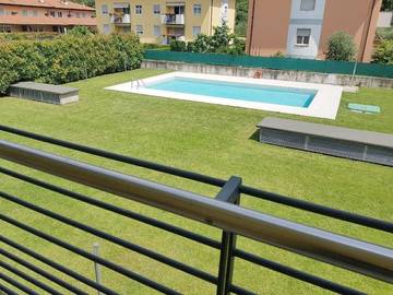 Ferienwohnung für 6 Personen, mit Pool und Ausblick sowie Garten und Seeblick in Torbole