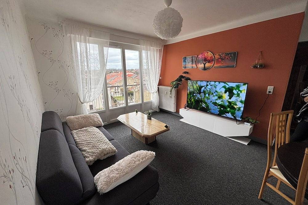 Entire apartment, Bright 75m2 3-bedroom Apartment with a largebalcony - fully equipped in Vittel, Neufchâteau (France)