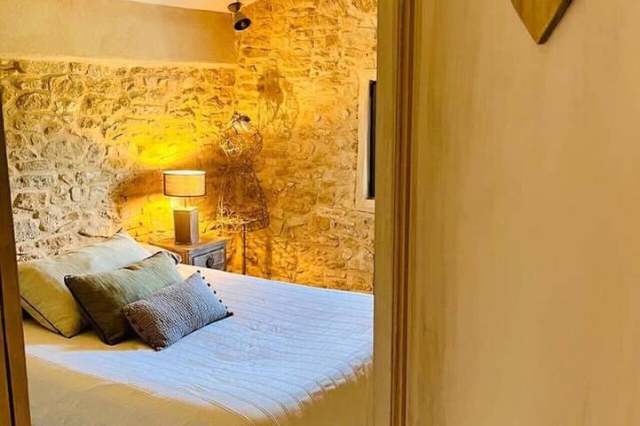 Cabanon des Secrets - Les Cabanes de Provence in La Roque-sur-Pernes, Vaucluse