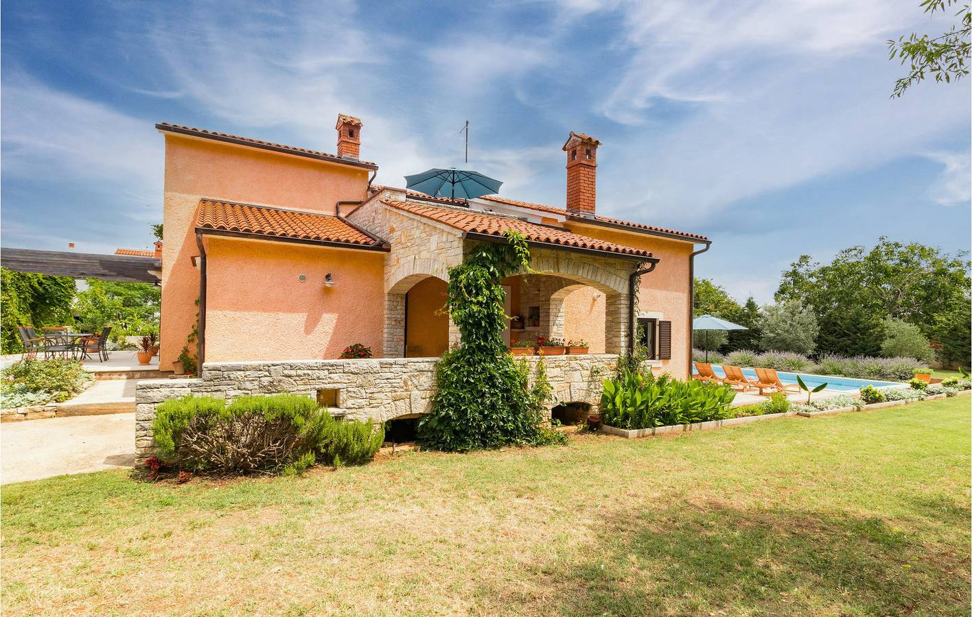 Modernes Apartment mit Pool, WLAN und Parkplatz in der Nähe des Stadtzentrums von Muntic in Muntic, Südküste Istrien