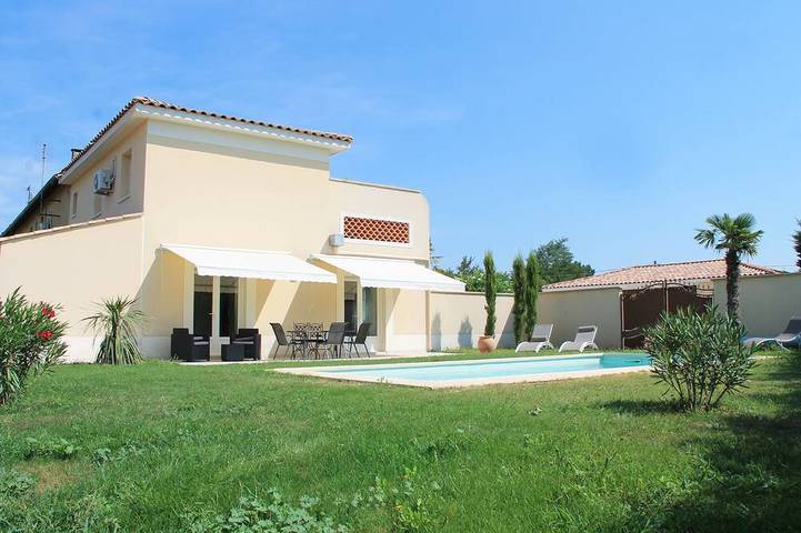 Appartement de vacances pour 5 personnes, avec Terrasse et Jardin à Orange