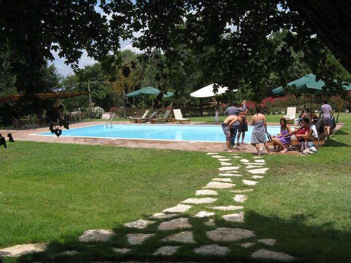 Cottage pour 3 personnes, avec vue et bassin pour enfant ainsi que piscine et jardin, animaux acceptés à Giove