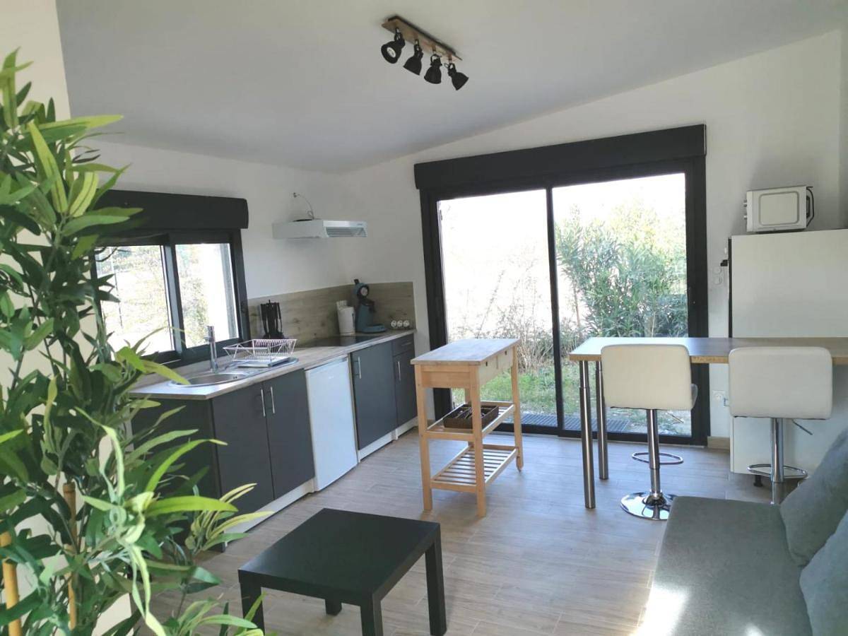 Appartement entier, Studio in Pujaut, Région de Nîmes