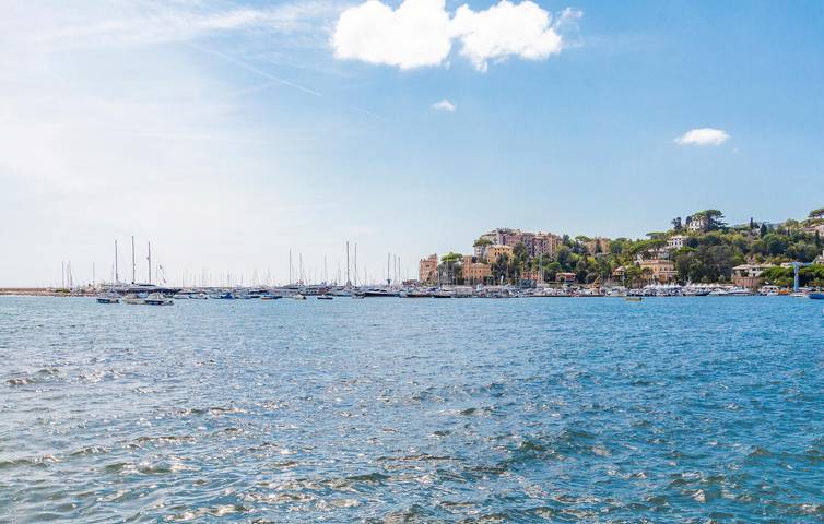 Appartamento intero, Accogliente appartamento sulla spiaggia con WiFi, AC e parcheggio in Rapallo (Città), Rapallo
