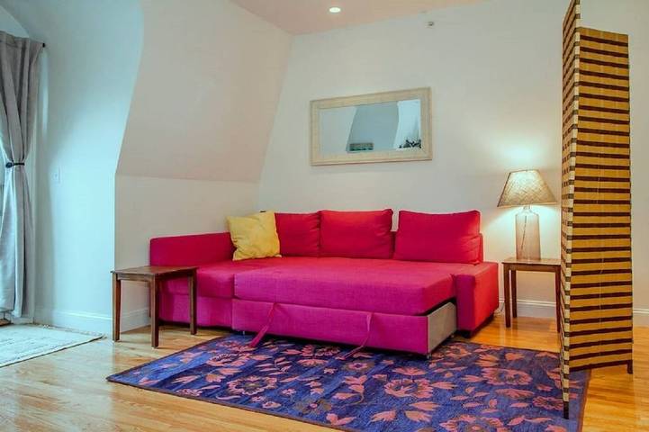 Vacation rental for 9 people, with terrace, with pets in Brookline