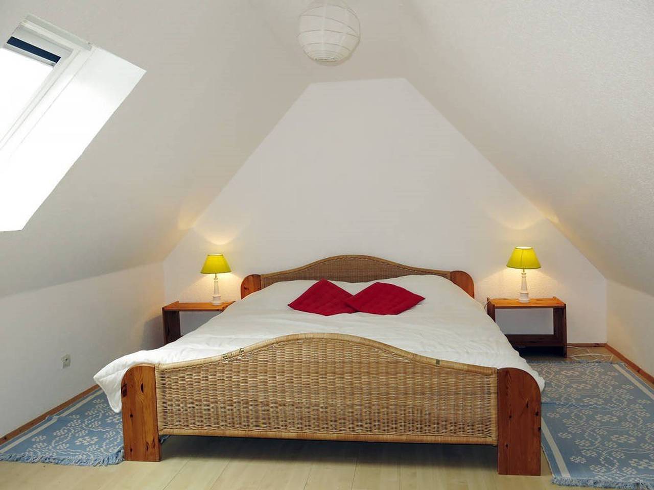 Cozy 2-Person Fisherman's House, Near Sea, Wifi, Large Garden, Parking, Pets Ok in Trégastel, Pink Granite Coast