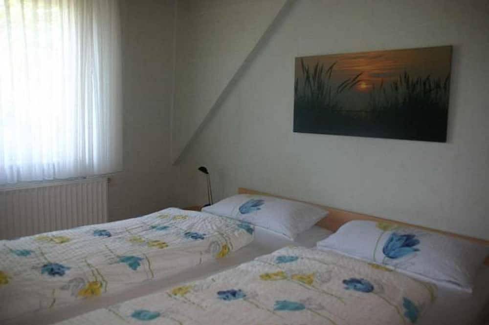 Ganze Wohnung, Pidder Lyng - Fw 3 - Ferienwohnung Pidder Lyng Fw 3: Balkon, Wlan & 500 m zum in Utersum, Föhr