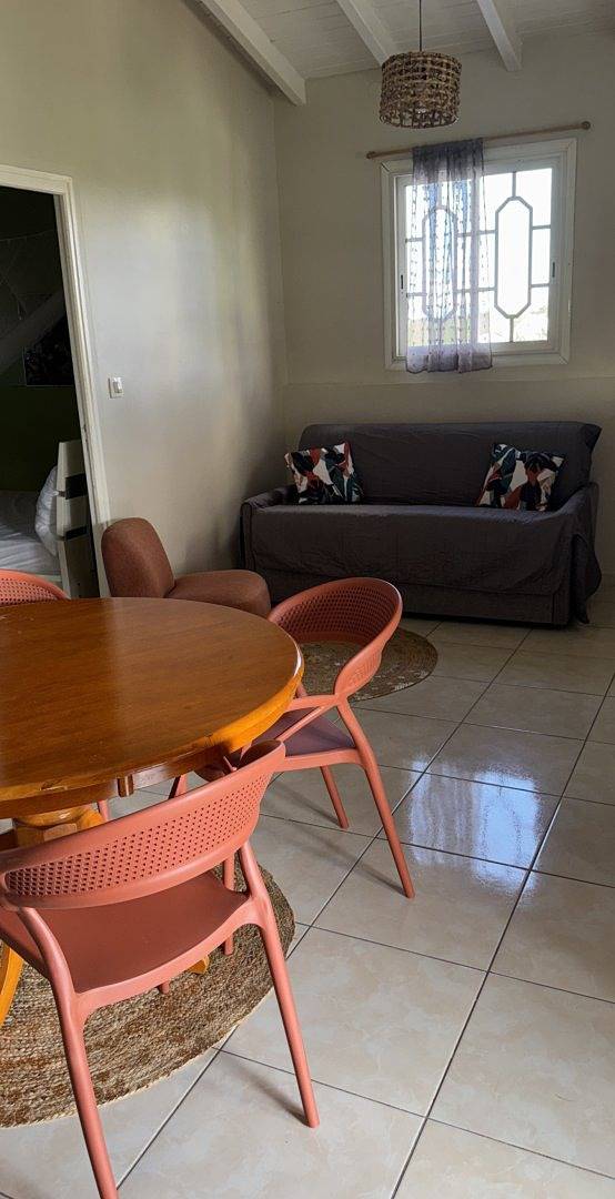 Location de vacances pour 6 personnes, avec piscine ainsi que terrasse et jardin, animaux acceptés à Anse-Bertrand - 3