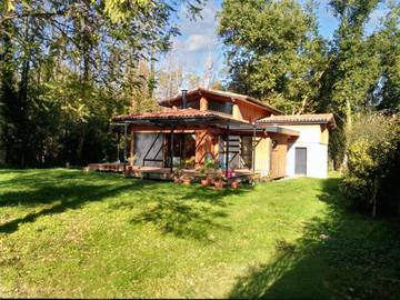 Location de vacances pour 7 personnes, avec terrasse et jardin, animaux acceptés à Saint-Selve