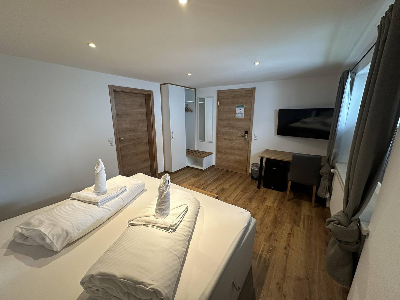 Doppelzimmer Standard 5 im Haupthaus in Isny im Allgäu, Region Bodensee-Oberschwaben