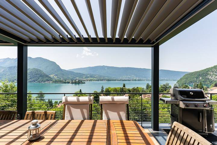 Villa pour 12 personnes, avec terrasse et jardin sur le Lac d'Annecy