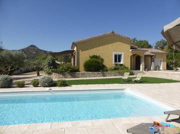 Villa pour 6 personnes, avec piscine et terrasse à Vallon-Pont-d'Arc