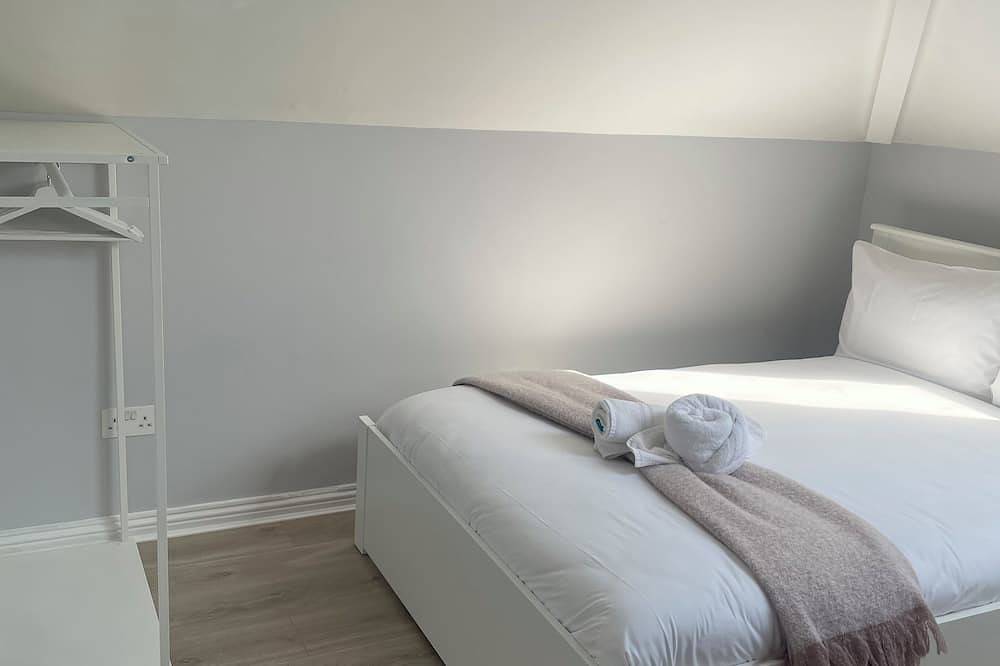 Ganze Wohnung, Modern and Accessible Apt 1 - sleeps 8 in Galway, County Galway