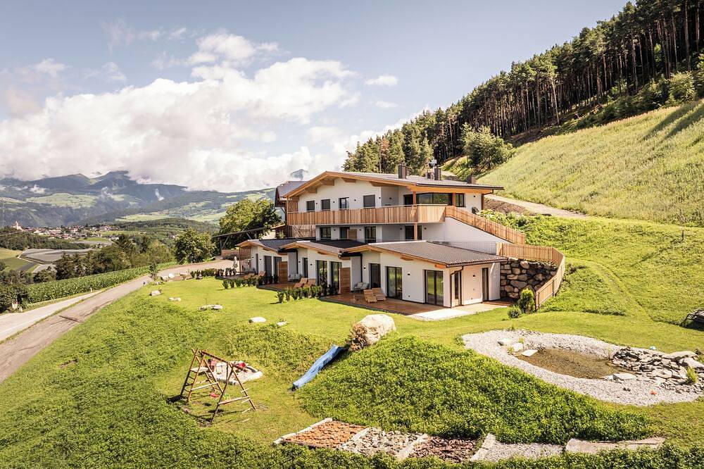 Charming 2-Bedroom Chalet at Stabingerhof Farm, South Tyrol in Brixen, Dolomiti Superski