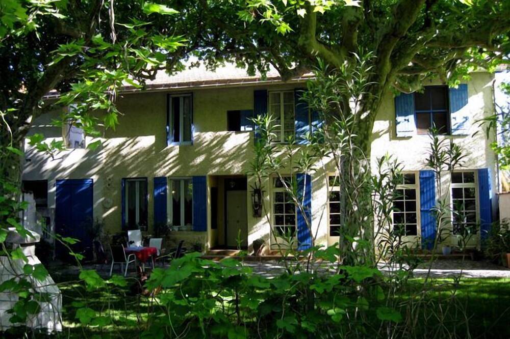 Apartamento entero, Zona tranquila entre Avignon y Saint Remy, de habla alemana propietario in Noves, Region de Arles