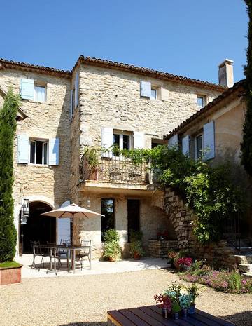 Cottage pour 2 personnes, avec jardin et piscine à Gordes