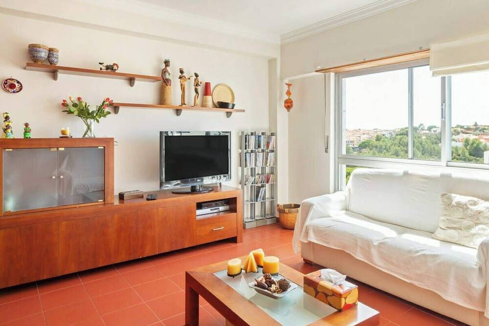 Ganze Wohnung, Lovely 2 Bed Apt w/Terrace nr Cascais in Alcabideche, Costa de Lisboa