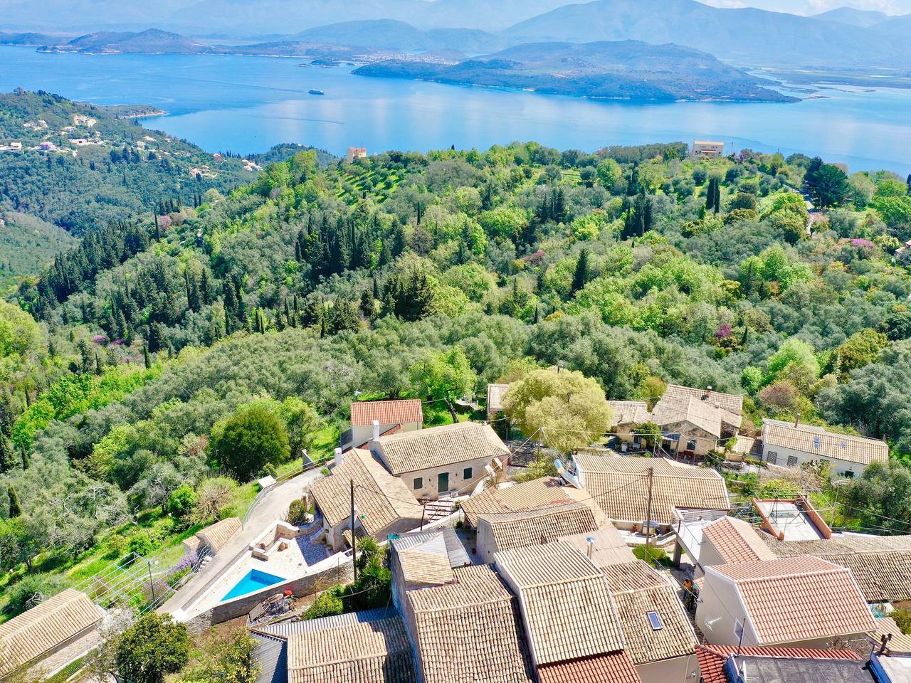 Dimitris Luxury Cottage with private pool in Korfu