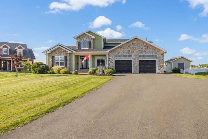 Villa pour 12 personnes, avec jacuzzi et jardin dans Canada