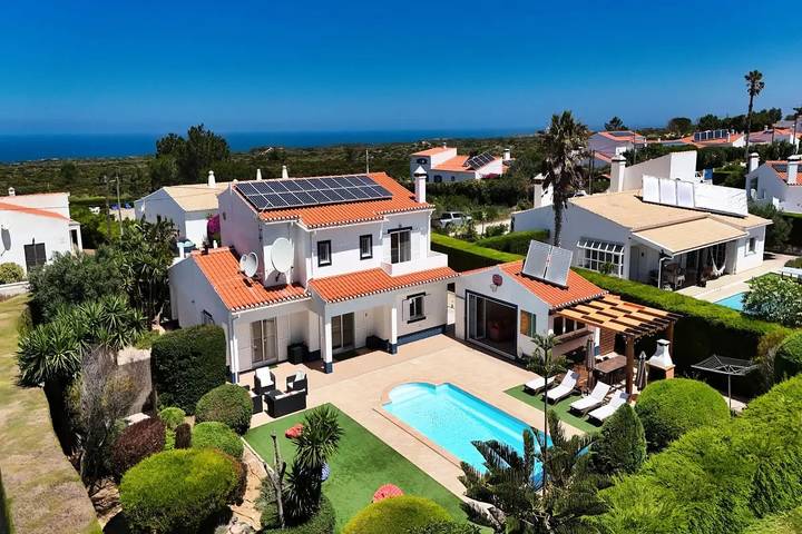 Casa Da Bauhinia in Arrifana, Aljezur