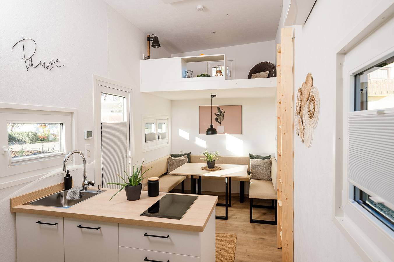 Ferienhaus 'Tiny House Raum Käpsele' mit privater Terrasse, Wlan und Klimaanlage in Laichingen, Alb-Donau-Kreis