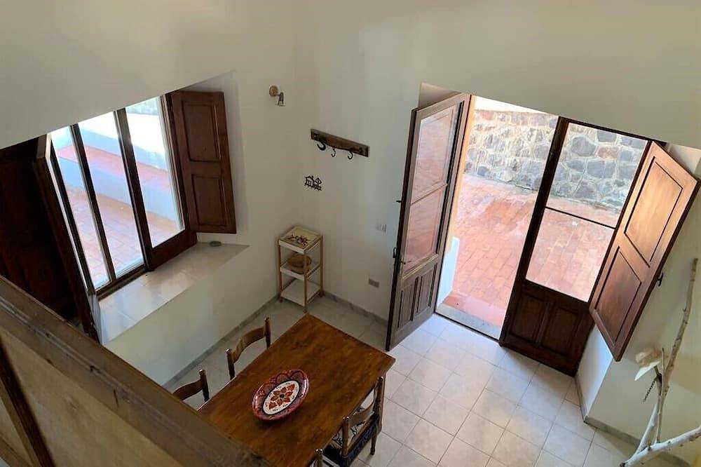 Seaside accommodation, furnished and equipped, within walking distance of the island's living room. in Santa Marina Salina, Salina
