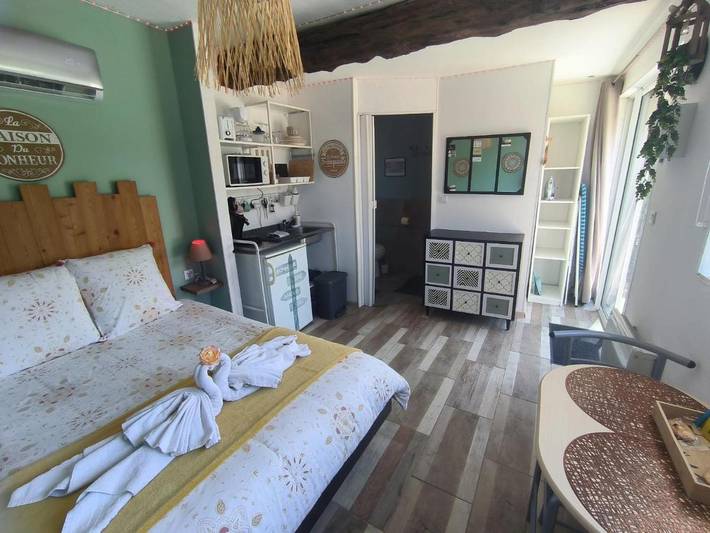 Location de vacances pour 2 personnes, avec vue ainsi que jardin et terrasse, animaux acceptés dans Gonneville-la-Mallet - 4