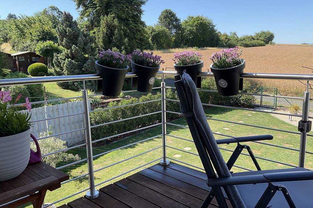 Ganze Wohnung, Charmante moderne helle Ferienwohnung / 100 qm in Groß Umstadt  Feldrandlage in Groß-Umstadt, Main-Odenwald