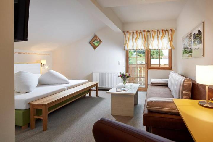 Hotel für 2 Personen, mit Balkon und Terrasse sowie Garten und Ausblick in Reutte - 4