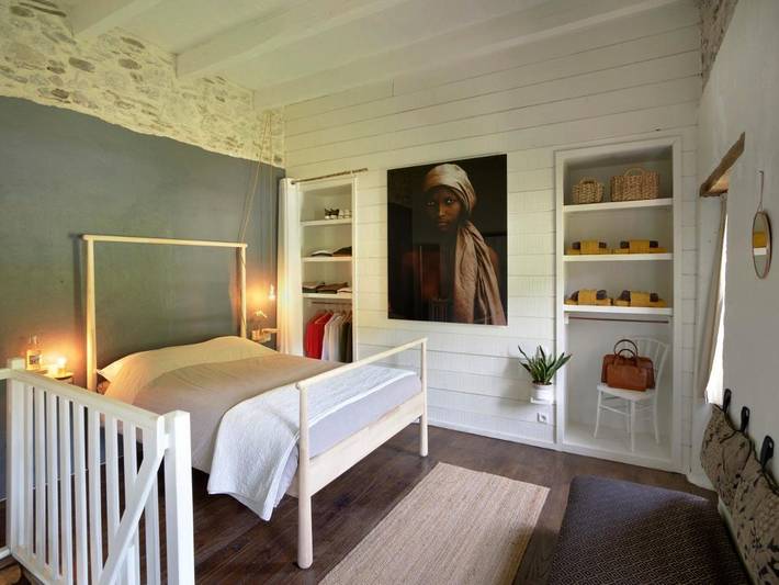 Chambre d’hôte pour 5 personnes, avec vue ainsi que piscine et jardin dans le Puy-de-Dôme - 3