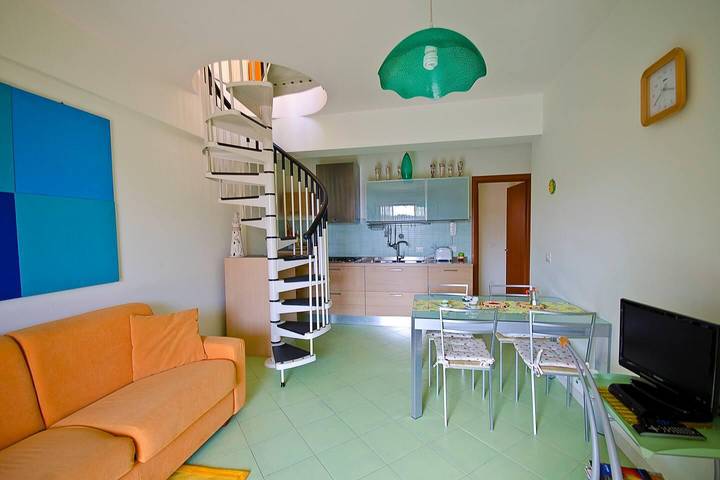 Appartamento per 6 persone, con Vista oceano e Balcone nonché Terrazza a Stazzo