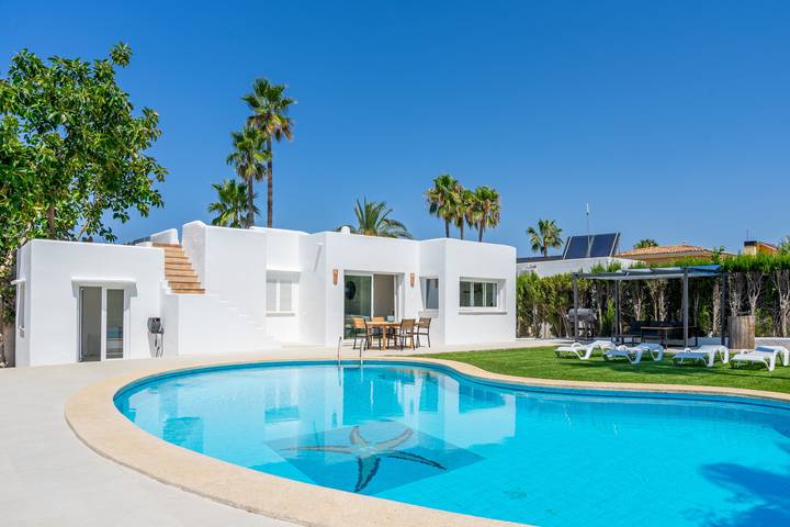 Casa de vacaciones para 6 personas, con Terraza y Jardín en Badia Blava