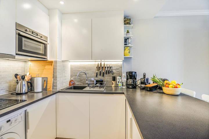 Gîte pour 2 personnes, avec terrasse et piscine dans Port du Cros de cagnes - 4